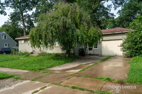 4623 Grantwood Ave SE, Kentwood, MI 49508