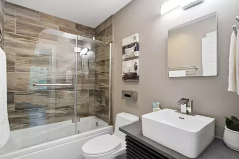 Bath - 5643 E C Ave, Richland, MI 49083 photo 3 of 4