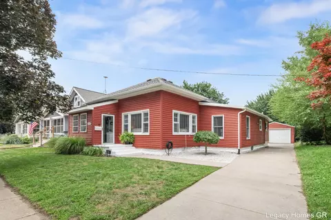 1042 Patton Ave NW, Grand Rapids, MI 49504