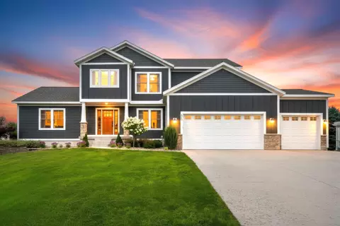 36 W Farr Rd, Norton Shores, MI 49444