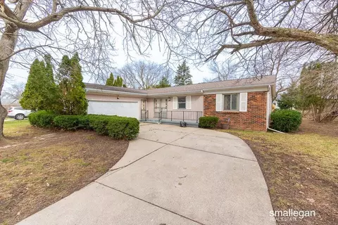 1237 Dale Ct NE, Grand Rapids, MI 49505