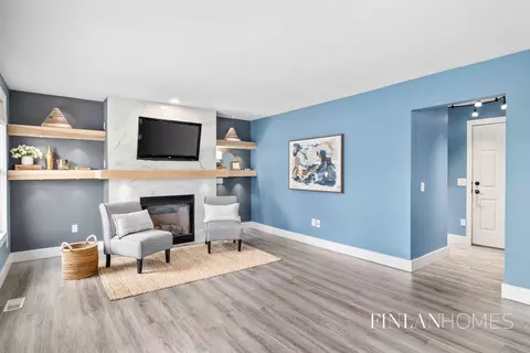Living - 8655 Haystack Rd SE, Caledonia, MI 49316 photo 5 of 6