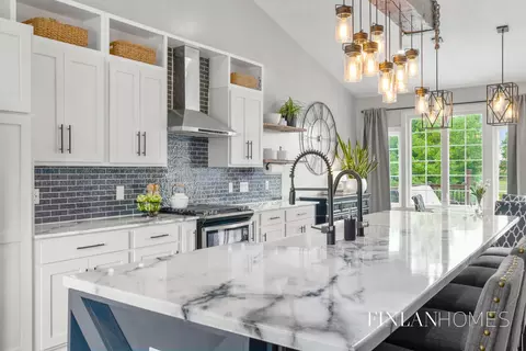 Kitchen - 8655 Haystack Rd SE, Caledonia, MI 49316 photo 5 of 9