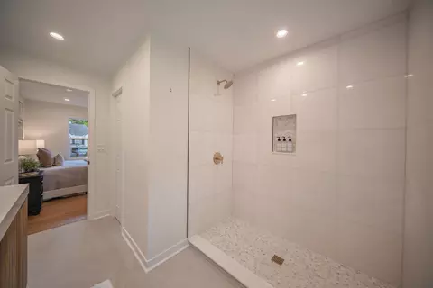 Bath - 1109 Birk Ave, Ann Arbor, MI 48103 photo 4 of 6