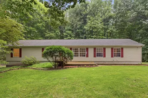 10641 Coopersfield Rd, Chelsea, MI 48118