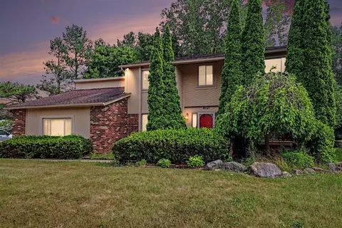 6021 Fairbrook Dr, West Bloomfield, MI 48322