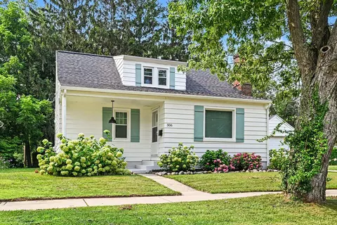 506 Fruit St, South Haven, MI 49090