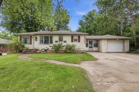 1105 52nd St SE, Kentwood, MI 49508