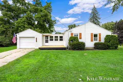 4205 Hillsdale Ave NE, Grand Rapids, MI 49525