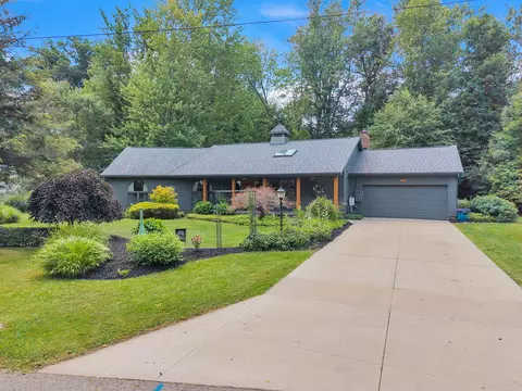 93 Lynwood Dr, Battle Creek, MI 49015