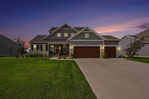 12623 Manchester Dr, Grand Haven, MI 49417
