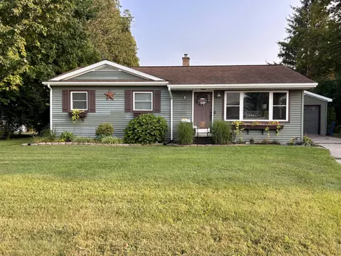610 E Main St, Fremont, MI 49412