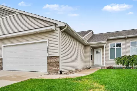 1367 S Village Cir, Kalamazoo, MI 49009