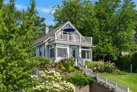 284 Marina Dr, St. Joseph, MI 49085