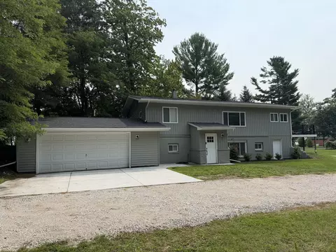 13134 Hopkins Forest Dr, Bear Lake, MI 49614