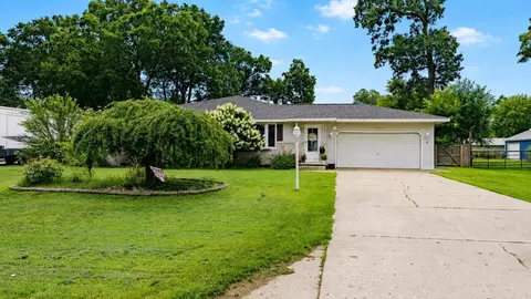 1921 Ora St, Muskegon, MI 49445