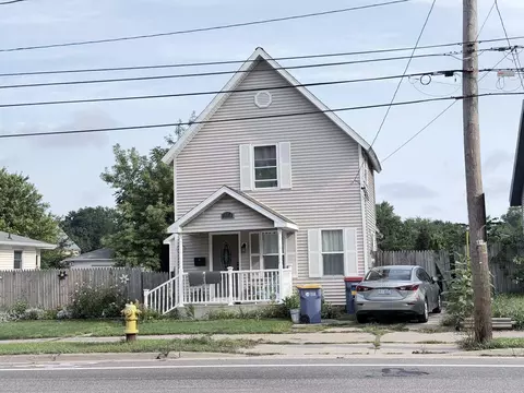 637 Leonard St NE, Grand Rapids, MI 49503