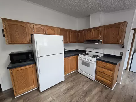 Kitchen - 6809 N Centerline Rd, White Cloud, MI 49349 photo 2 of 2