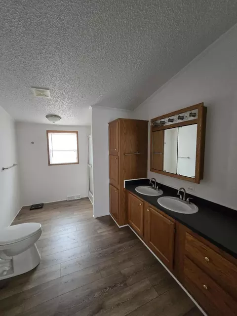 Bath - 6809 N Centerline Rd, White Cloud, MI 49349 photo 2 of 3