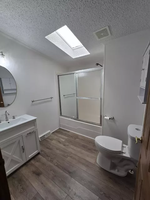 Bath - 6809 N Centerline Rd, White Cloud, MI 49349 photo 1 of 3
