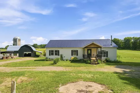 16594 12 Mile Rd, Leroy, MI 49655