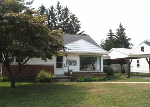 1049 W Summit Ave, Muskegon, MI 49441