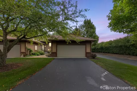 642 Bradford Pl NE, Grand Rapids, MI 49525