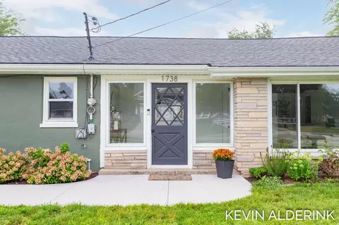 1738 92nd Ave, Zeeland, MI 49464