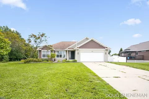11356 Greenly St, Holland, MI 49424