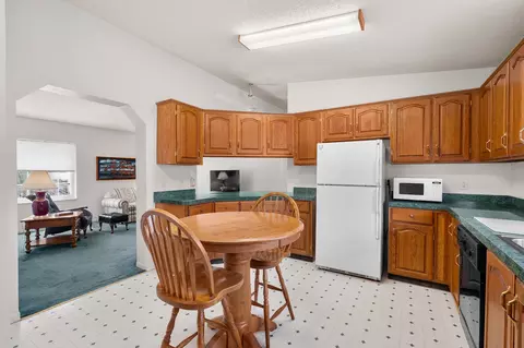 Kitchen - 2038 E Bristol Rd E, Dowling, MI 49050 photo 5 of 5