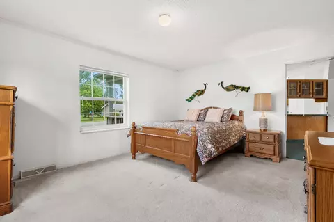Bedroom - 2038 E Bristol Rd E, Dowling, MI 49050 photo 2 of 6