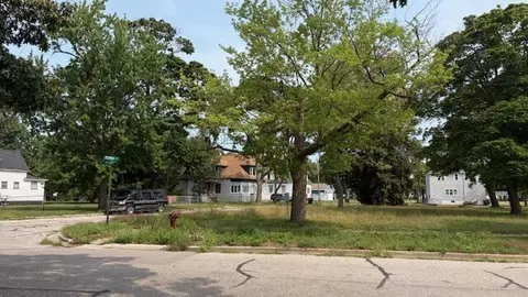 388 Jackson Ave, Muskegon, MI 49442