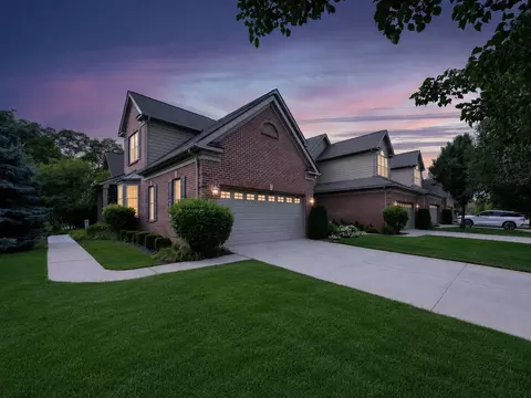 44742 Broadmoor Cir N, Northville, MI 48168