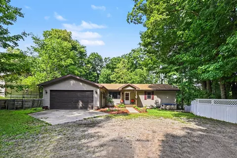 547 S Canal St, Eaton Rapids, MI 48827