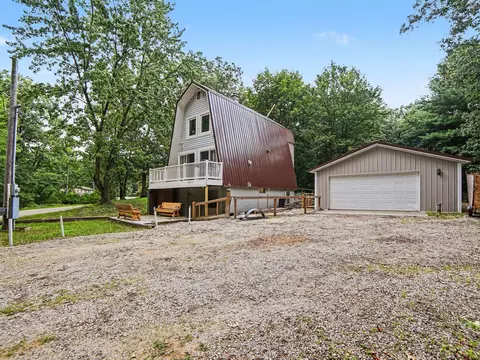 6859 Clover Rd, Twin Lake, MI 49457