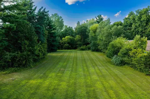 Exterior - 951 E Square Lk, Troy, MI 48085 photo 2 of 8
