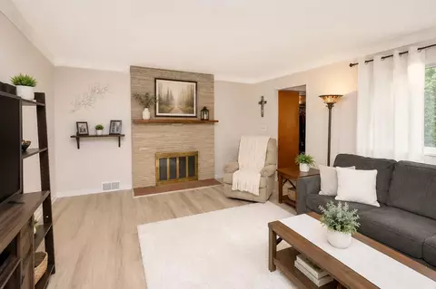 Living - 951 E Square Lk, Troy, MI 48085 photo 2 of 2