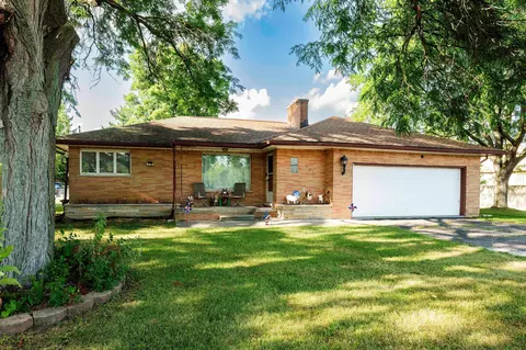 951 E Square Lk, Troy, MI 48085