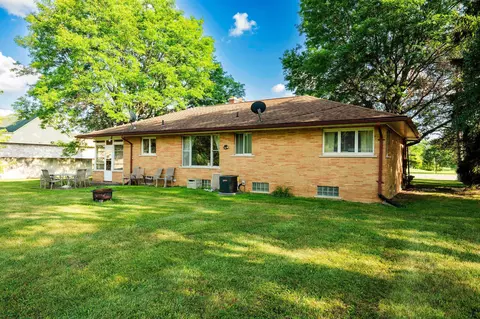 Exterior - 951 E Square Lk, Troy, MI 48085 photo 8 of 8