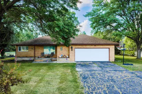 Exterior - 951 E Square Lk, Troy, MI 48085 photo 7 of 8