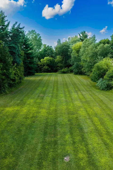 Exterior - 951 E Square Lk, Troy, MI 48085 photo 5 of 8