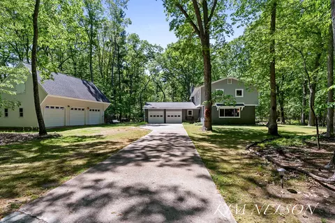 7211 Mcfall Cir, Montague, MI 49437