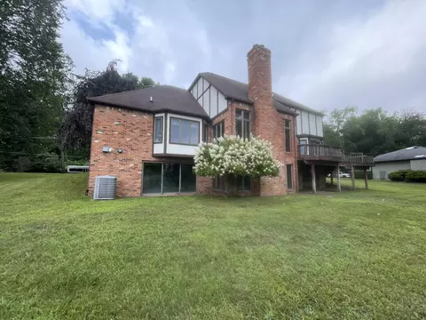 Exterior - 4635 S Jackson Rd, Jackson, MI 49201 photo 3 of 5