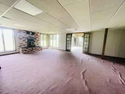 Living - 4635 S Jackson Rd, Jackson, MI 49201 photo 5 of 5