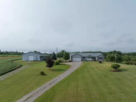 6819 Squawfield Rd, Pittsford, MI 49271