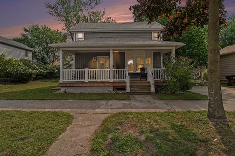 316 N William St, Ludington, MI 49431
