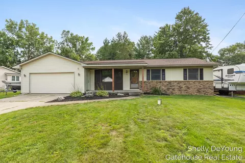 3078 Paris Park Dr SE, Kentwood, MI 49512