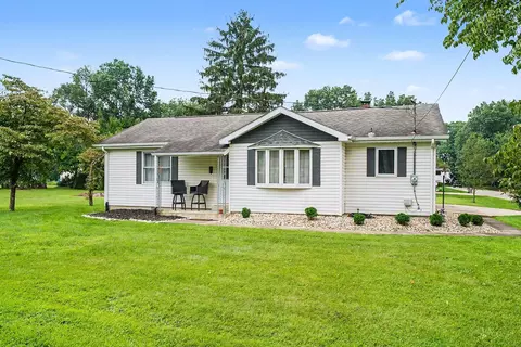 24350 Oak St, Edwardsburg, MI 49112