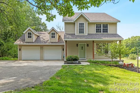 8015 Jericho Ave NE, Rockford, MI 49341
