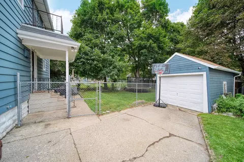 Exterior - 227 N Bowen St, Jackson, MI 49202 photo 6 of 9